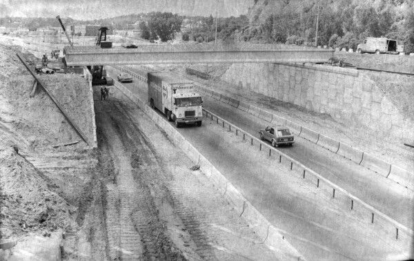 Veterans Memorial Bridge construction